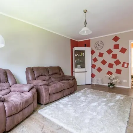 Private Apartment *